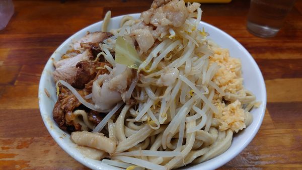 「小ラーメン麺マシ　ニンニクマシマシヤサイアブラ」@蓮爾 新町一丁目店の写真