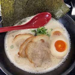 白とんこつスペシャル(細麺)＋ライス無料