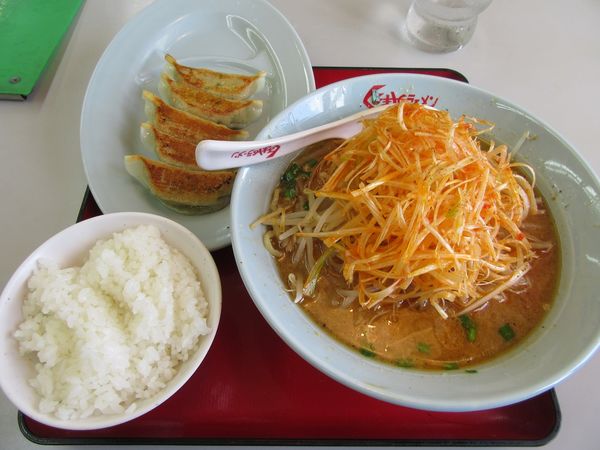 「ねぎ味噌(870円)+餃子340円」@くるまやラーメン 竜ヶ崎店の写真