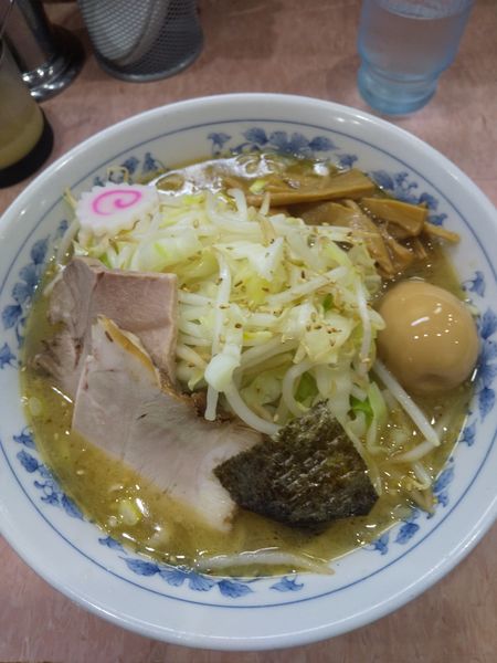 「野菜ラーメン(小)820円塩に変更30円(麺カタメ)」@所沢大勝軒の写真