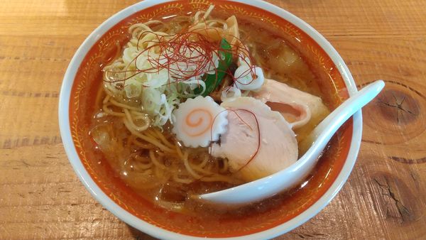 「煮干しそば(冷)850円」@二階麺肴酒店 黒黒黒の写真