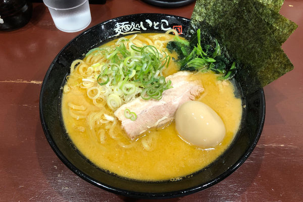 「味玉しょうゆラーメン(中)940円」@麺処 いとこの写真