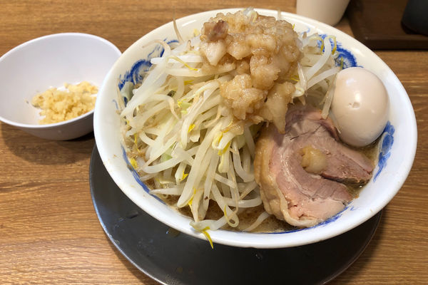 「味玉ラーメン780円(ヤサイ、アブラ、ショウガ別皿)」@ジャンクガレッジ 越生店の写真