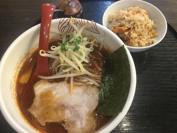 「赤いらーめん ＋ だし炊きごはん（￥830+20）」@麺処 あす花の写真