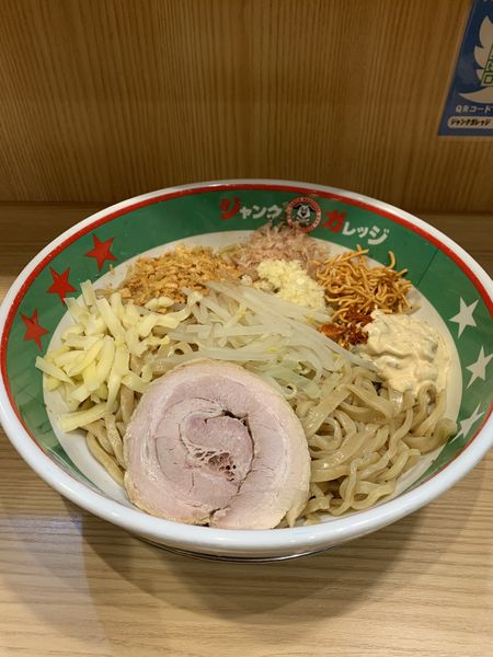 「タルタルまぜそば大盛 アブラ以外全マシ」@ジャンクガレッジ ふじみ野駅前店の写真