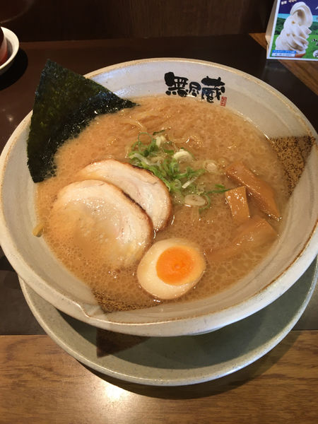 「豚骨らーめん」@麺屋 武士道 本店の写真