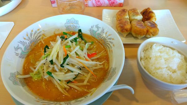 「白みそらーめん」@ぎょうざやの写真