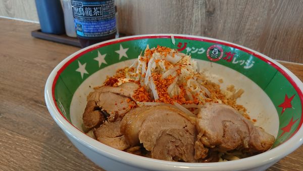 「パワフルまぜそば」@ジャンクガレッジ 越生店の写真