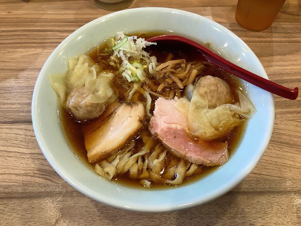 「醤油ワンタン」@くじら食堂 nonowa東小金井店の写真