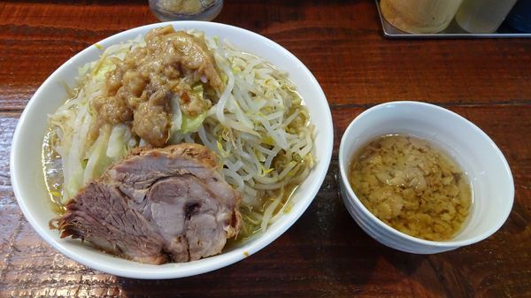 「ラーメン中（800円）ヤサイマシアブラマシ」@立川マシマシ 試作館の写真