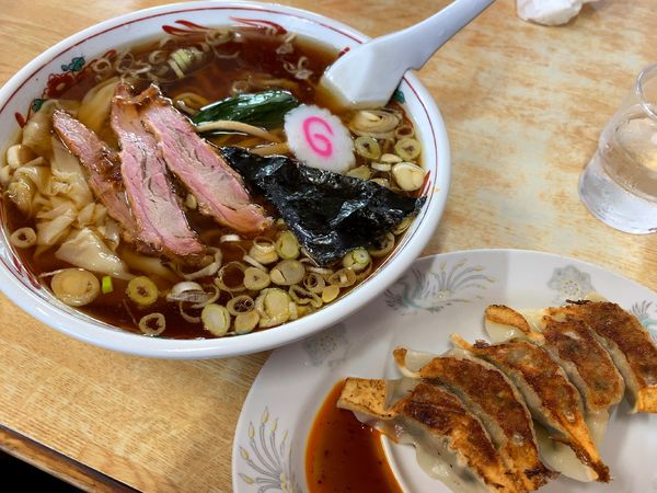 「ワンタンメン+餃子」@手打ちラーメン みうらの写真