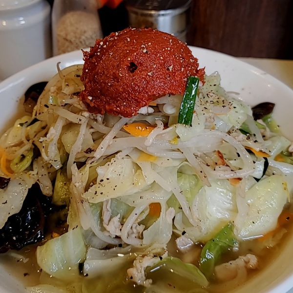 「【期間限定】チリトマト玉たんめん小太麺」@麺処 まるよし商店の写真