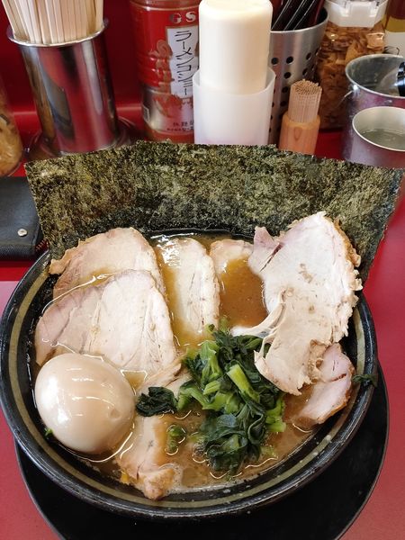 「チャーシューメン(5枚)味玉 固め脂多め」@柏 王道家の写真