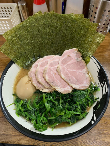 「特盛ラーメン（並）1,090円❗️」@家系らーめん 丸武家の写真