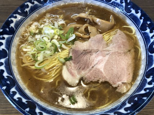 「醤油ラーメン(750円)+中盛(100円)」@雷文の写真