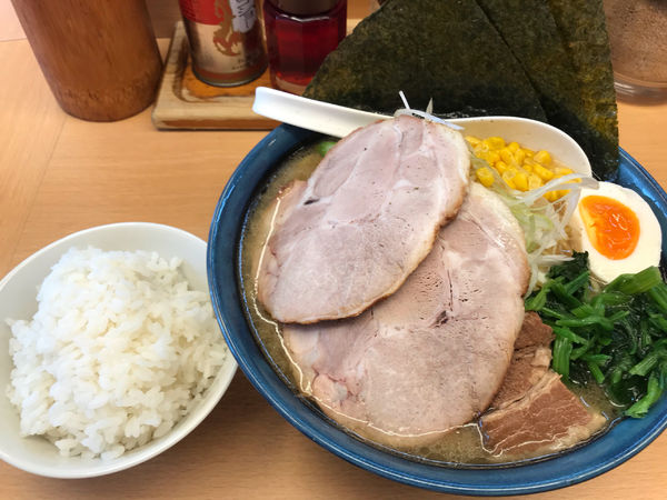 「特製ラーメン(大盛り)」@無邪気 自由が丘南口店の写真