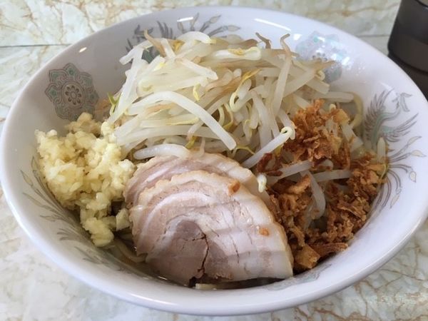 「らーめん普通盛り（汁なし）」@らーめん松信 八千代台店の写真