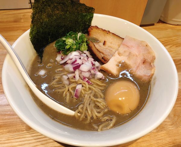 「限定・味玉濃厚烏賊煮干そば」@らーめん 改の写真