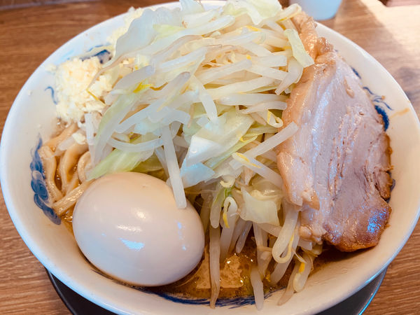 「豚玉ラーメン」@ジャンクガレッジ しらこばと公園前店の写真