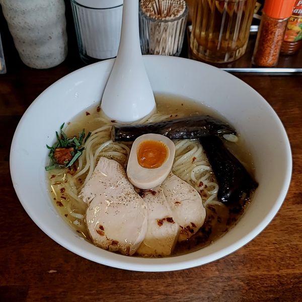 「【期間限定】鶏の冷た～い塩らはッ❗」@ラハメン ヤマンの写真