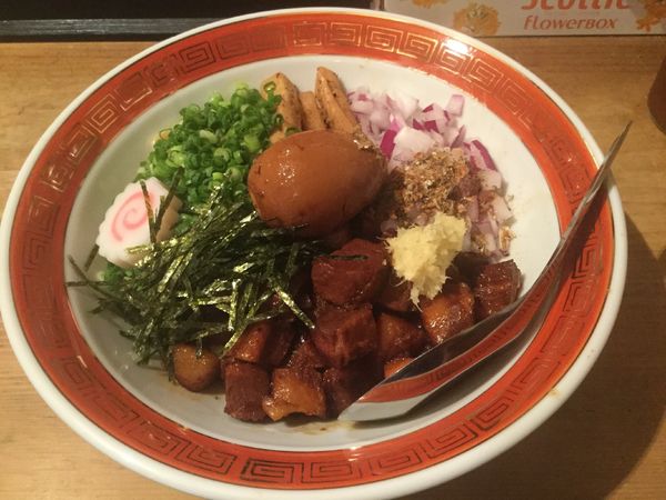 「煮干しルーロー花椒油そば(¥850)」@焼き貝あぶさんの写真