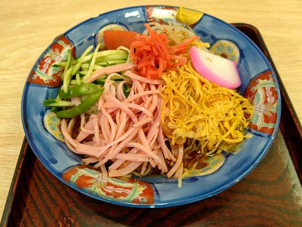 「冷中華(並盛)800円」@すかや 鶴見支店の写真