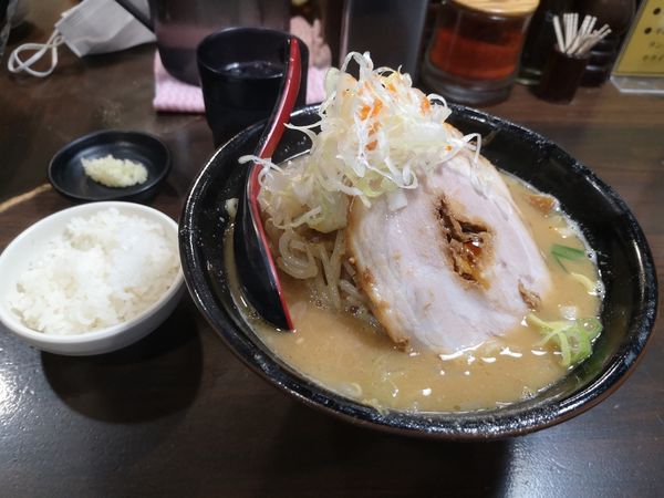 「味噌ラーメン880円」@麺処 花田 池袋店の写真