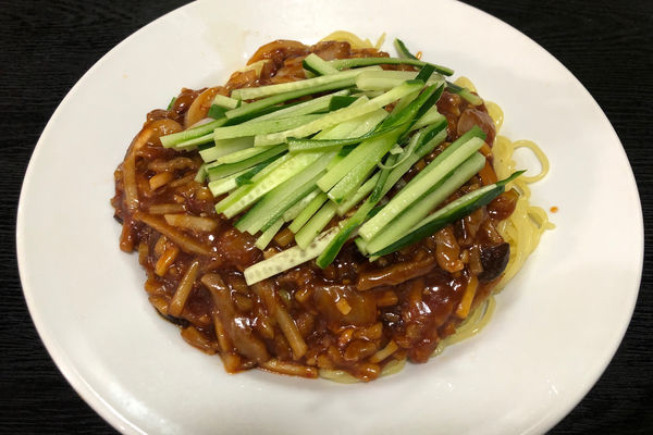「ザージャン麺 680円」@中華料理 龍馬の写真