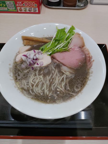「イカ煮干しそば(全粒粉)」@らーめん つけ麺 けのひの写真