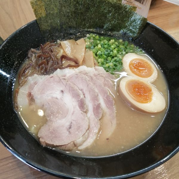 「おすすめのいっぱい 入ったラーメン」@とんこつらーめん 千軒の写真