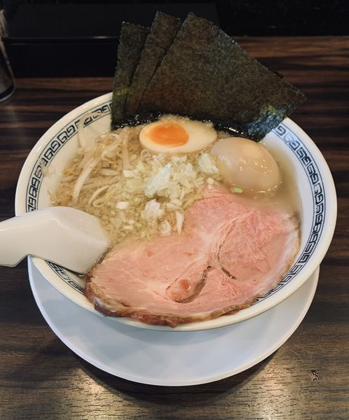 「背脂醤油（細麺・固め￥800）」@稲荷屋の写真
