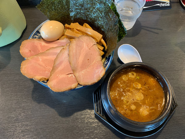 「つけ麺特製トッピング」@油そば 兎に角 南守谷店の写真