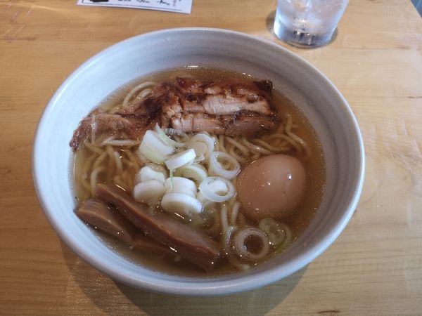 「らーめんmacro909円」@人類みな麺類 東京本店の写真
