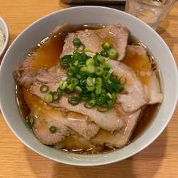 醤油ラーメン　ポーク