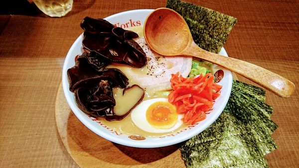 「ラーメン(粉落とし)+海苔･しゃぶしゃぶキクラゲ(クーポン)」@Noodle Works -BALI- 藤沢店の写真