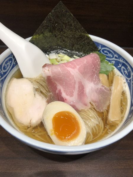 「白醤油煮干しそば760円」@寿製麺 よしかわ 西台駅前店の写真