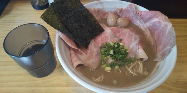 「特製オマール海老ラーメン1080円+黒酢の和え玉200円」@煮干らーめん 紫乱の写真