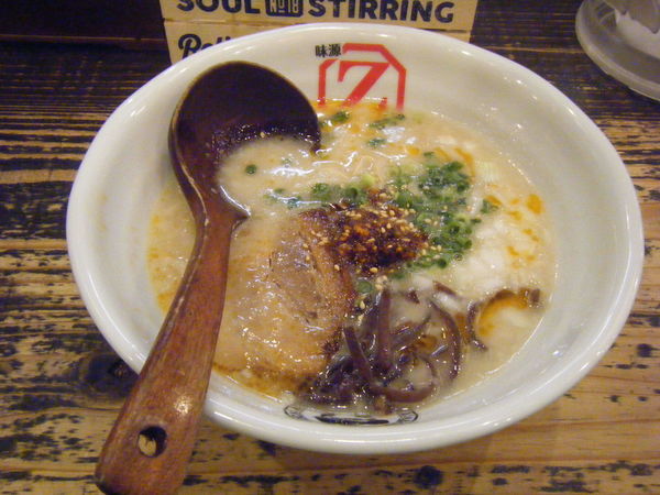 「丸鶏とんこつらーめん（赤）」@味源Z 国分寺店の写真