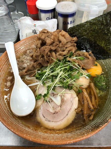 「生ハム原木出汁悪い奴塩＋悪い肉」@覆麺 智の写真