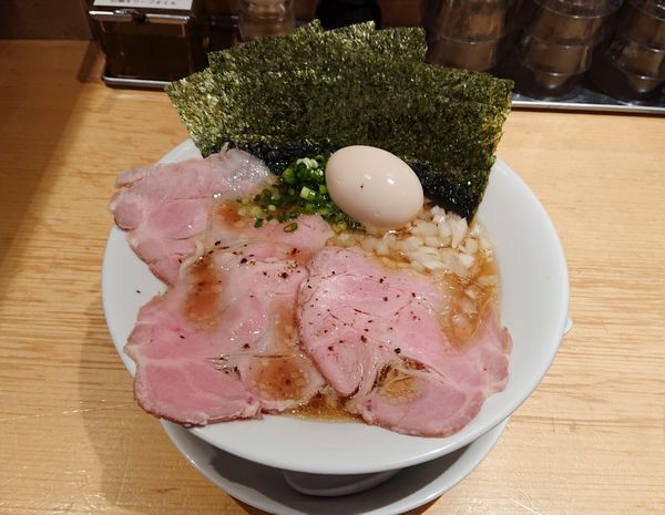 「端麗醤油具だくさん特製」@麺屋 まほろ芭の写真