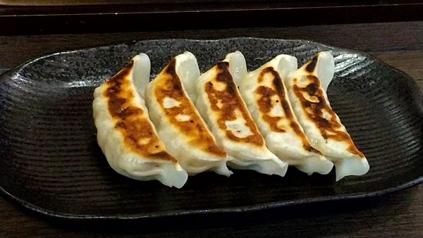 「浜松餃子（ニンニク無し）（３５０円）」@めん処 仁兵衛 橋本北口店の写真