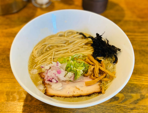 「濃厚煮干しそば」@麺屋さすけ 本店の写真