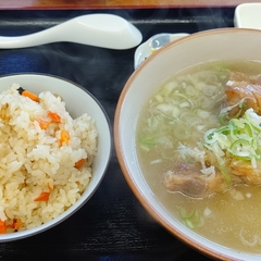 沖縄そば屋の画像