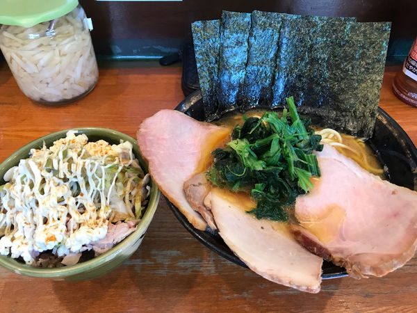 「チャーシュー麺、釜焼チャーシュー丼」@末廣家の写真