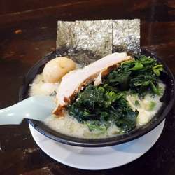 塩らーめん＋味玉＋ほうれん草