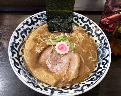 「濃厚らー麺（850円）」@東京駅 斑鳩の写真