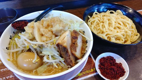 「つけ麺950円＋自家製七味辛マシ50円」@らーめん男盛の写真