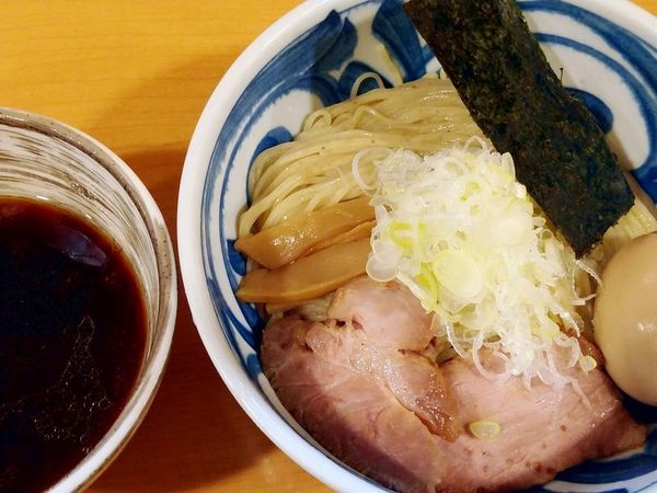 「鶏ダシ醤油つけ麺（大盛）＋味玉」@麺処 富士松の写真