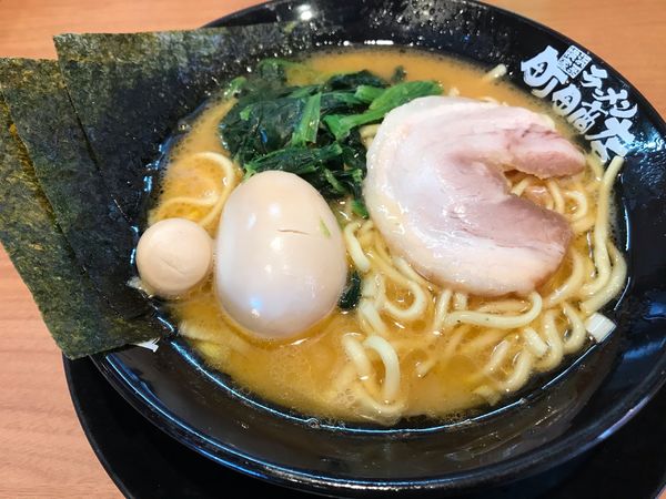 「味玉ラーメン@820」@町田商店 伊丹中野店の写真
