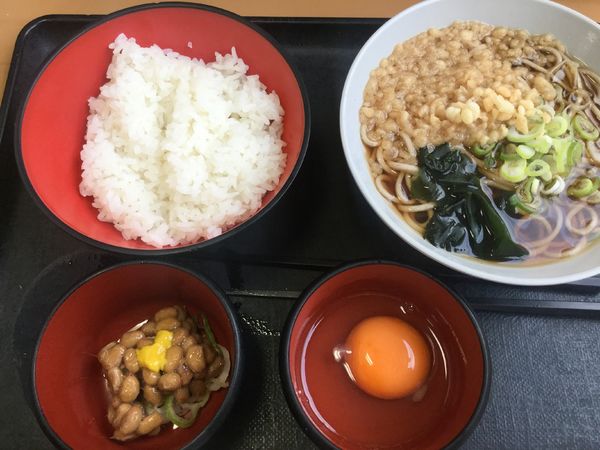 「朝食納豆セット（￥330）」@名代 富士そば 神田店の写真